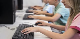 Edukacja przedszkolna i wczesnoszkolna z programowaniem