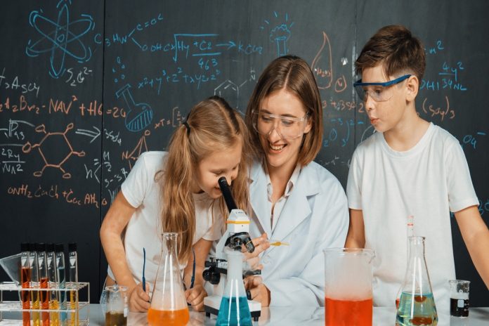 Studia podyplomowe nauczanie chemii i przyrody w szkołach podstawowych i ponadpodstawowych