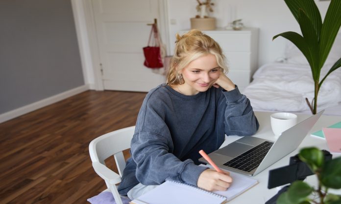 Edukacja i rehabilitacja osób z niepełnosprawnością słuchową (Surdopedagogika) online