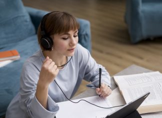 Edukacja i rehabilitacja osób z niepełnosprawnością intelektualną (Oligofrenopedagogika) online