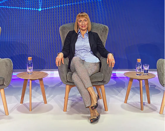 dr Gabriela Bar